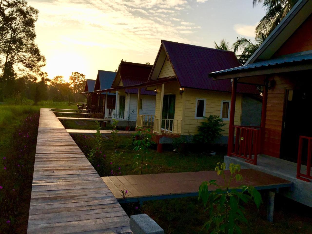 Baan Thung Home Stay Prasat 外观 照片